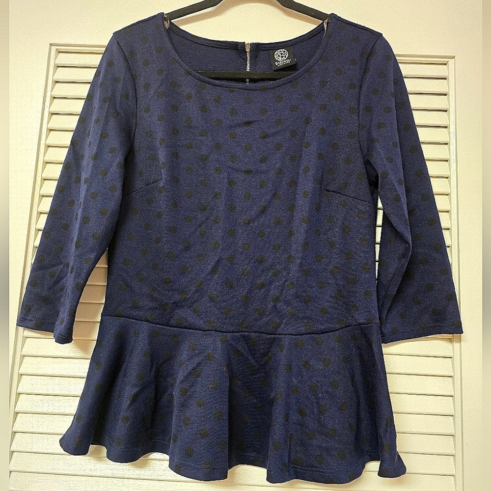 Bobeau - Navy & Black Polka-Dot Peplum 3/4 Sleeves Top With Back Half Zipper